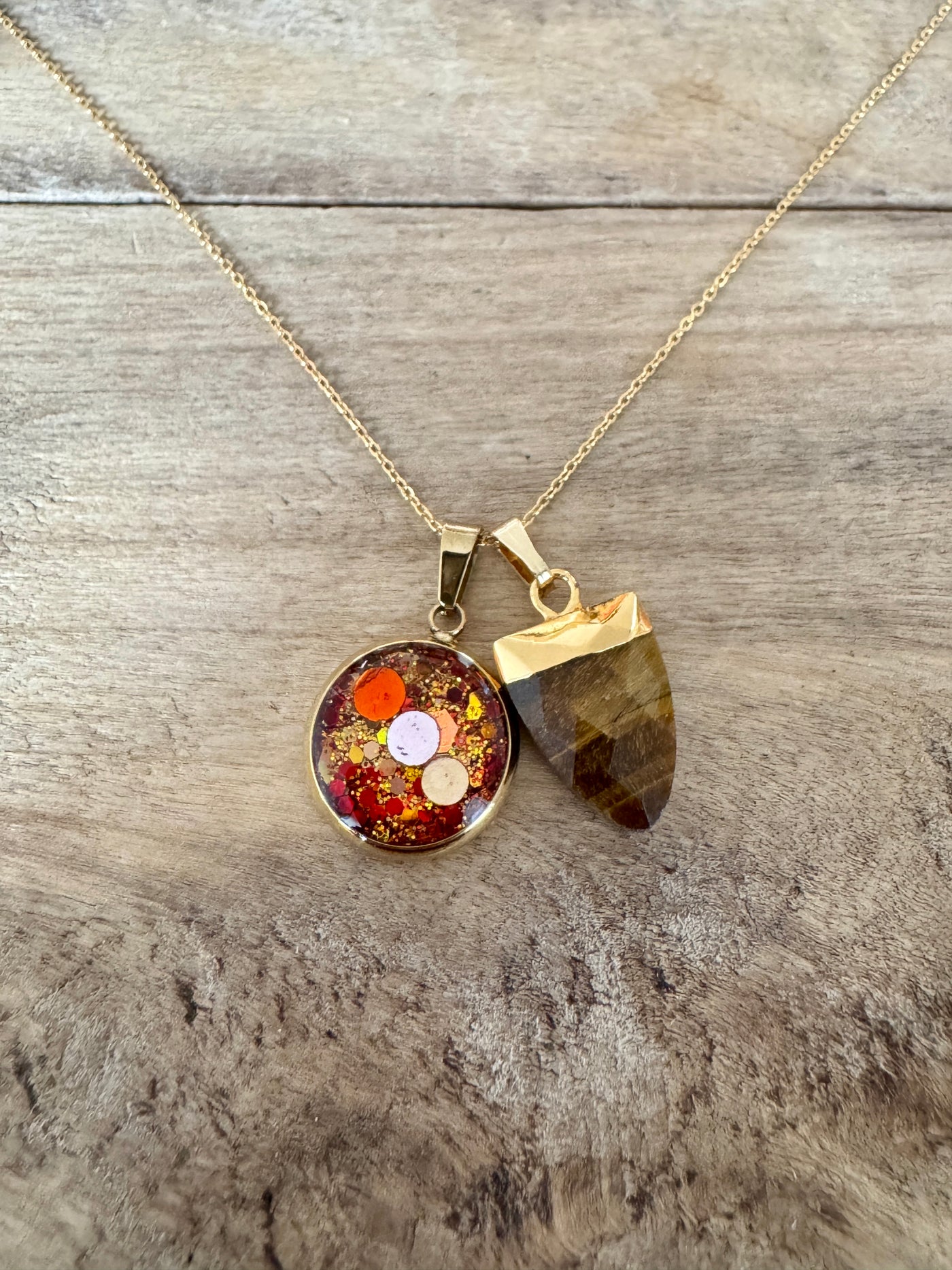 Collier simple doré PUMPKIN FALL OEIL DE TIGRE Kilos émotionnels