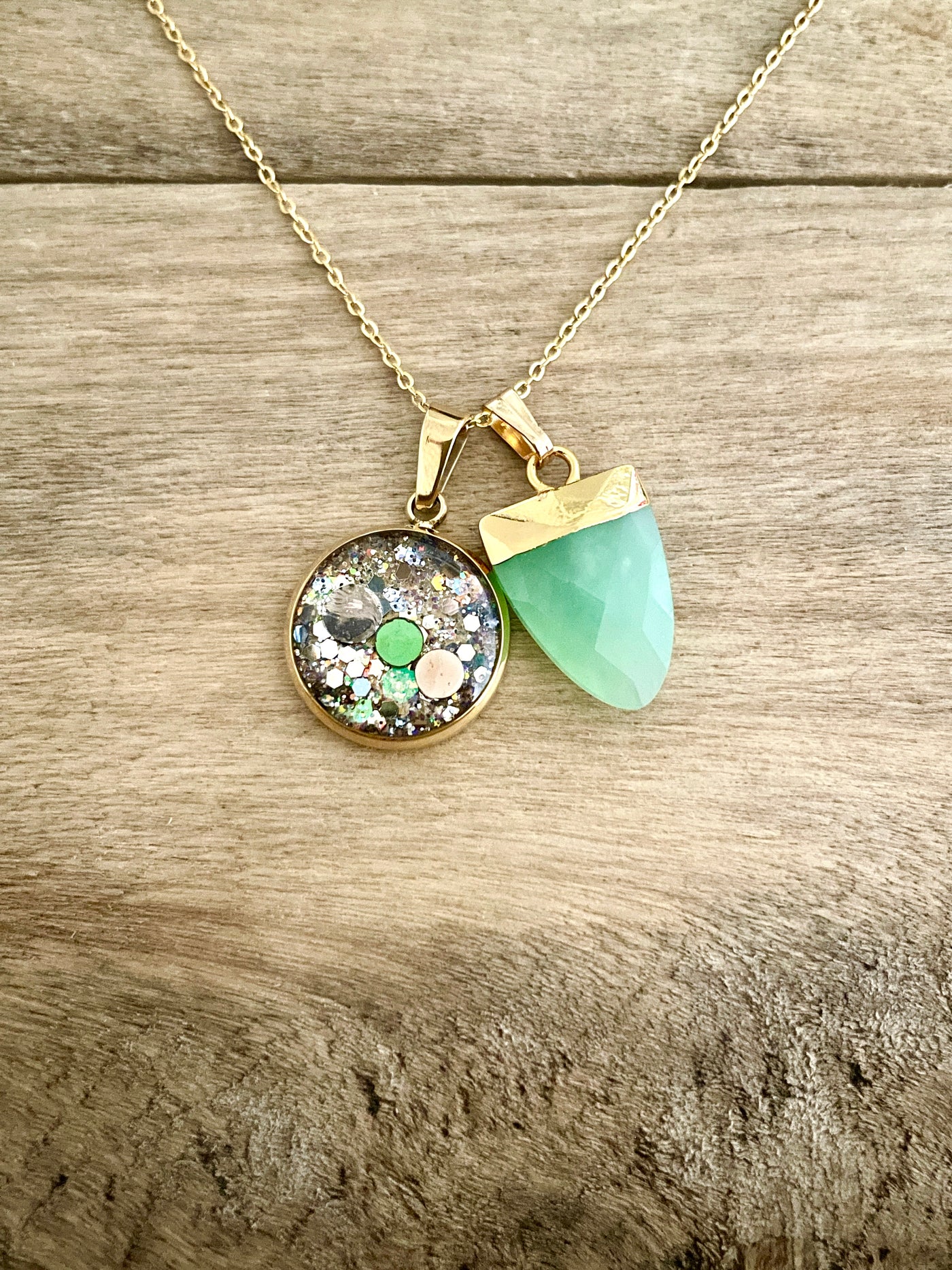 Collier simple doré JADE Vies antérieures