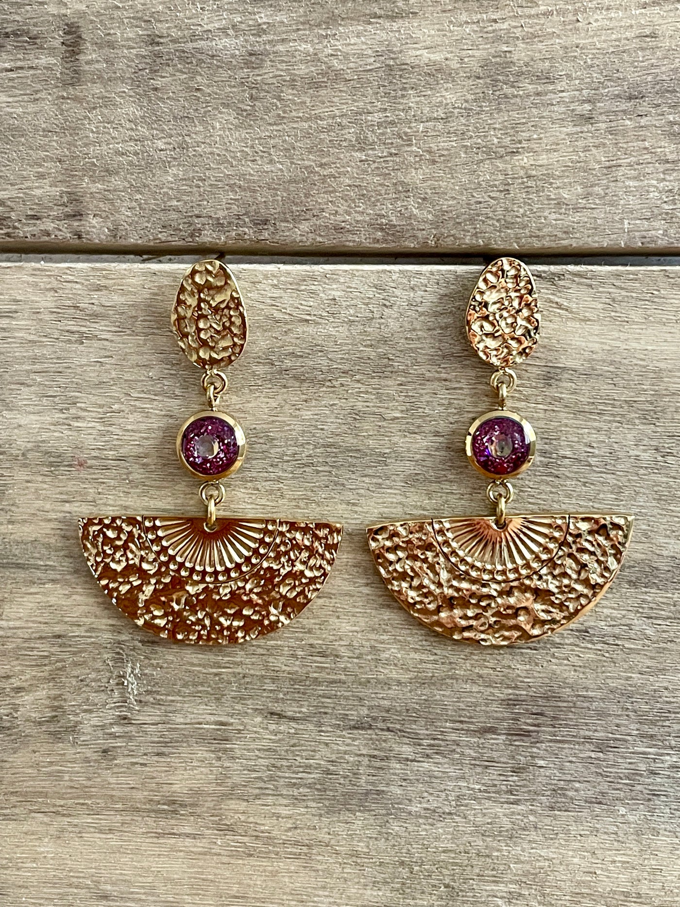 Boucles d'oreilles dorée INCA Chakra coeur