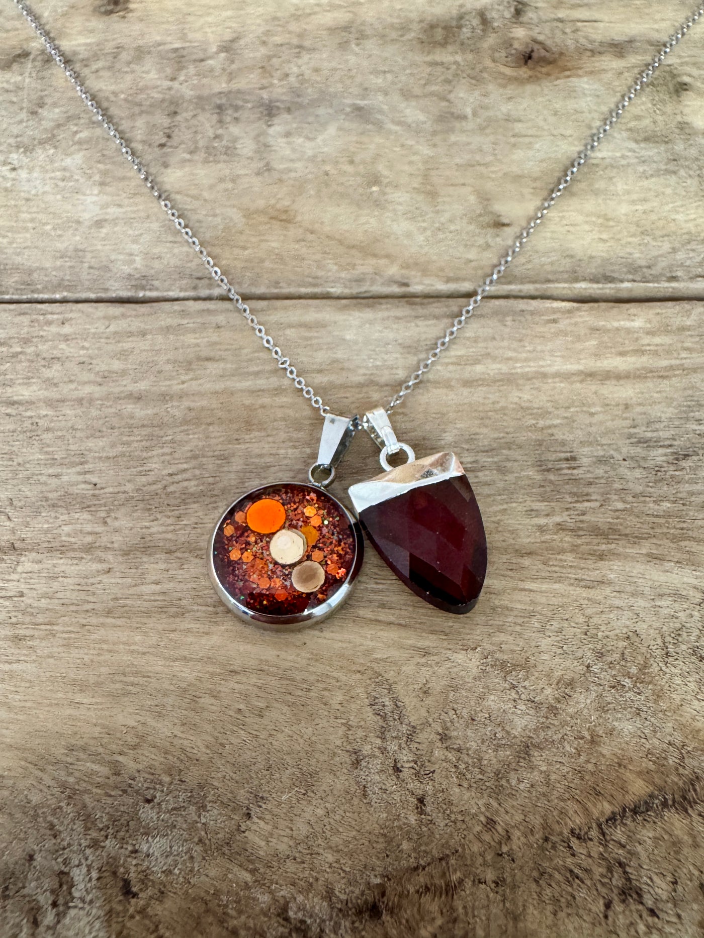 Collier simple argenté PUMPKIN FALL GRENAT Être soi