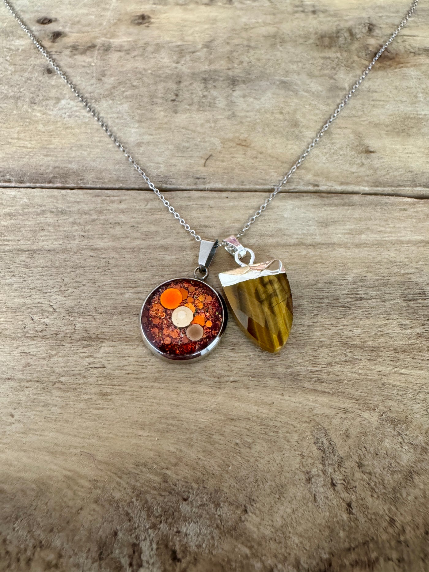 Collier simple argenté PUMPKIN FALL OEIL DE TIGRE Instant présent
