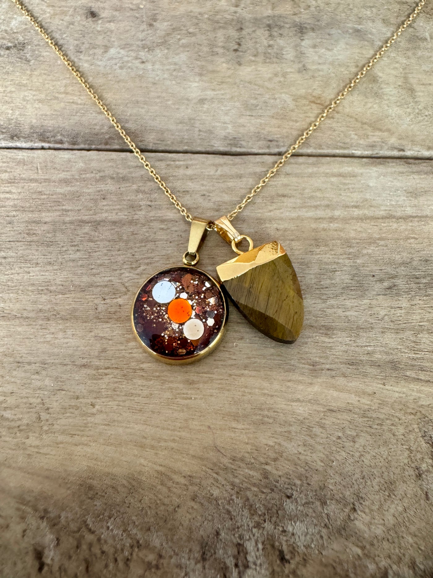 Collier simple doré PUMPKIN FALL OEIL DE TIGRE Kilos émotionnels