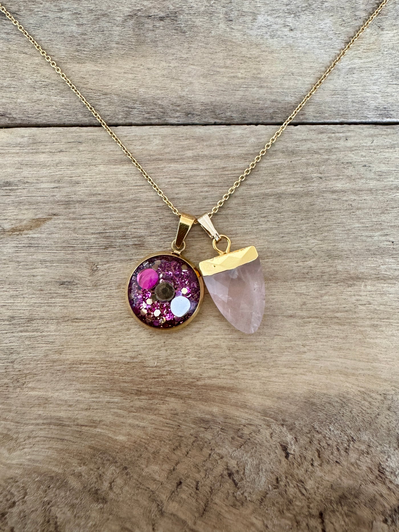 Collier simple doré QUARTZ ROSE Lâcher prise