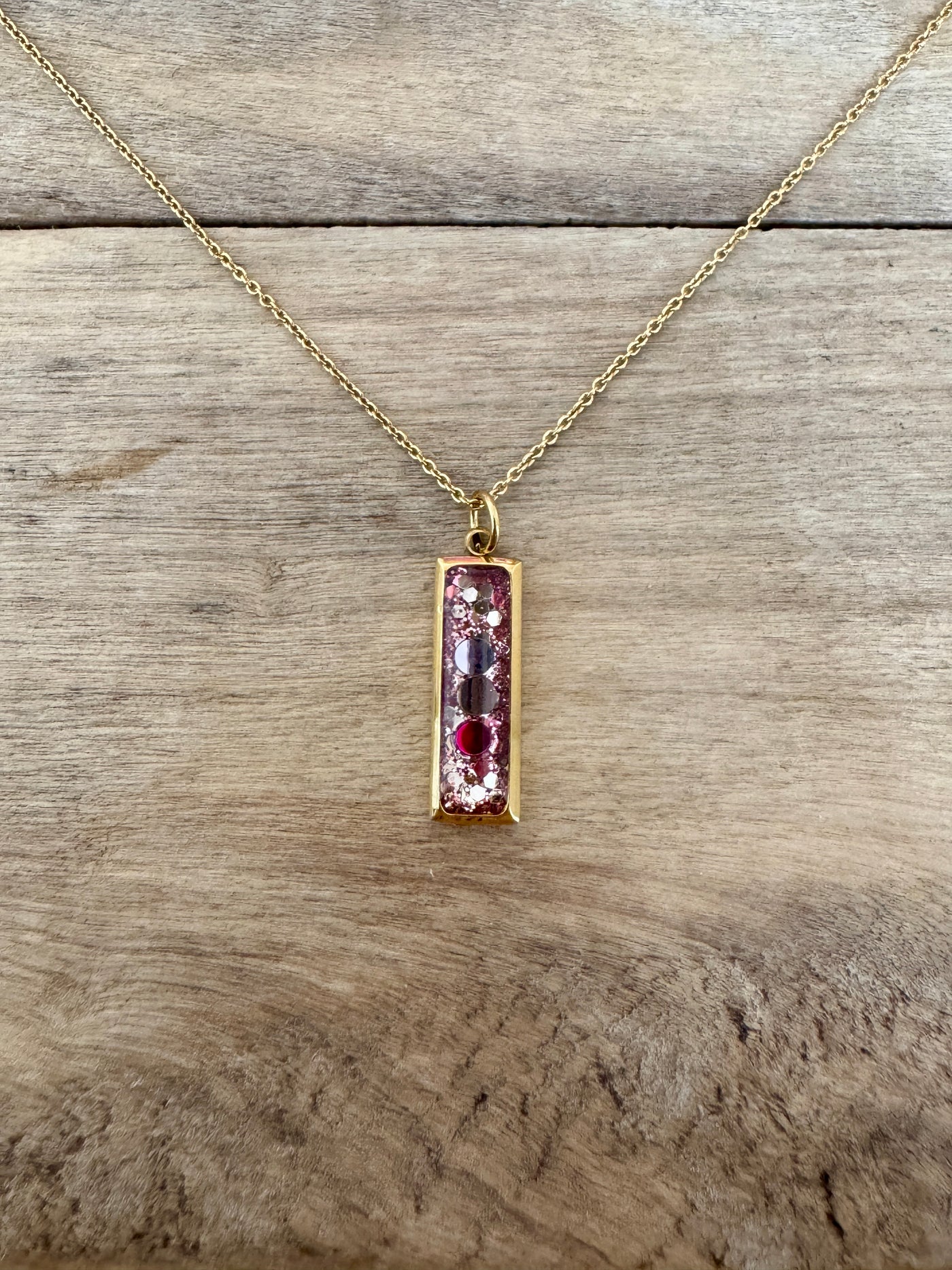 Collier simple doré RECTANGLE Lignée familiale