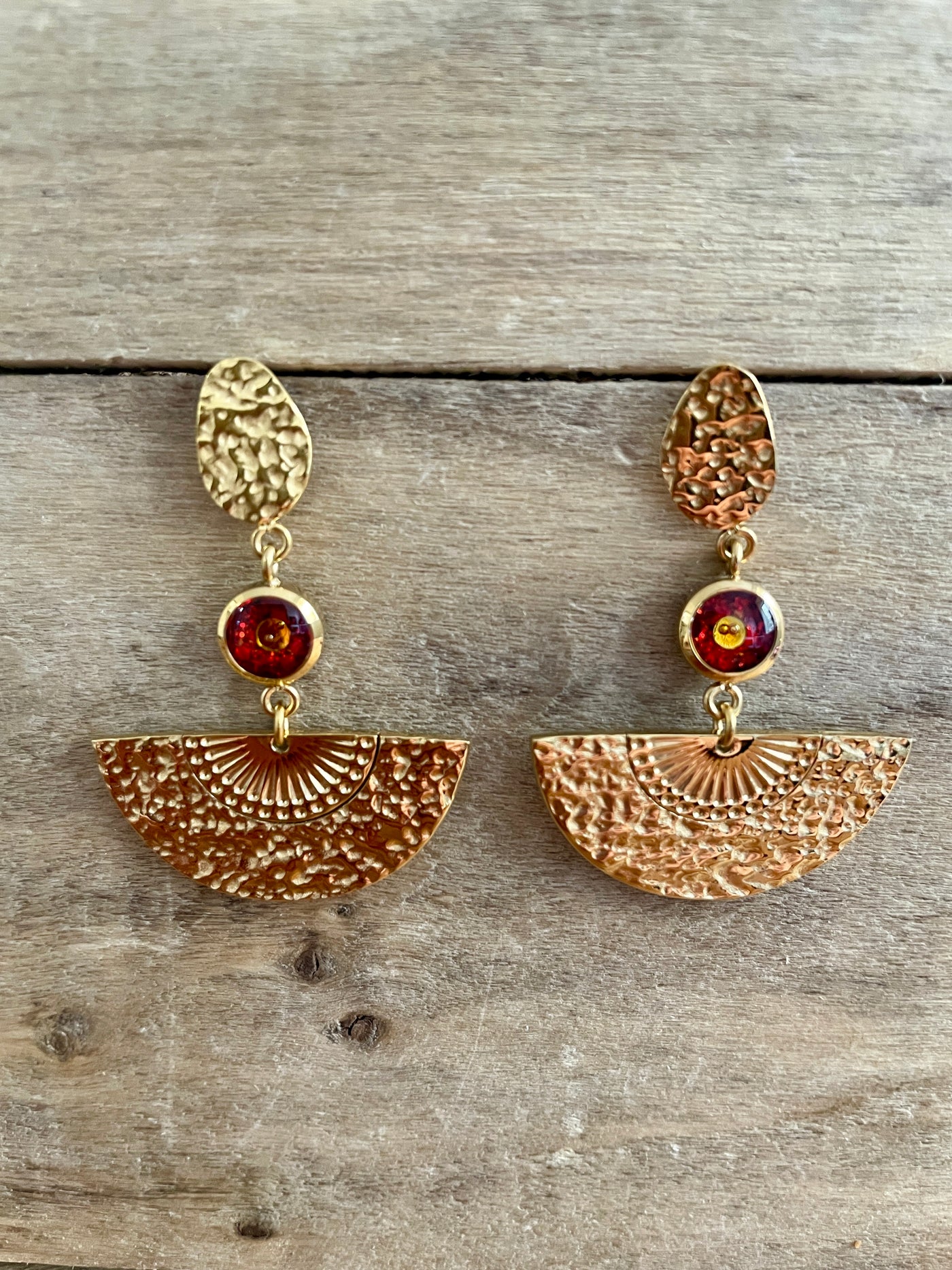 Boucles d'oreilles dorée INCA Om