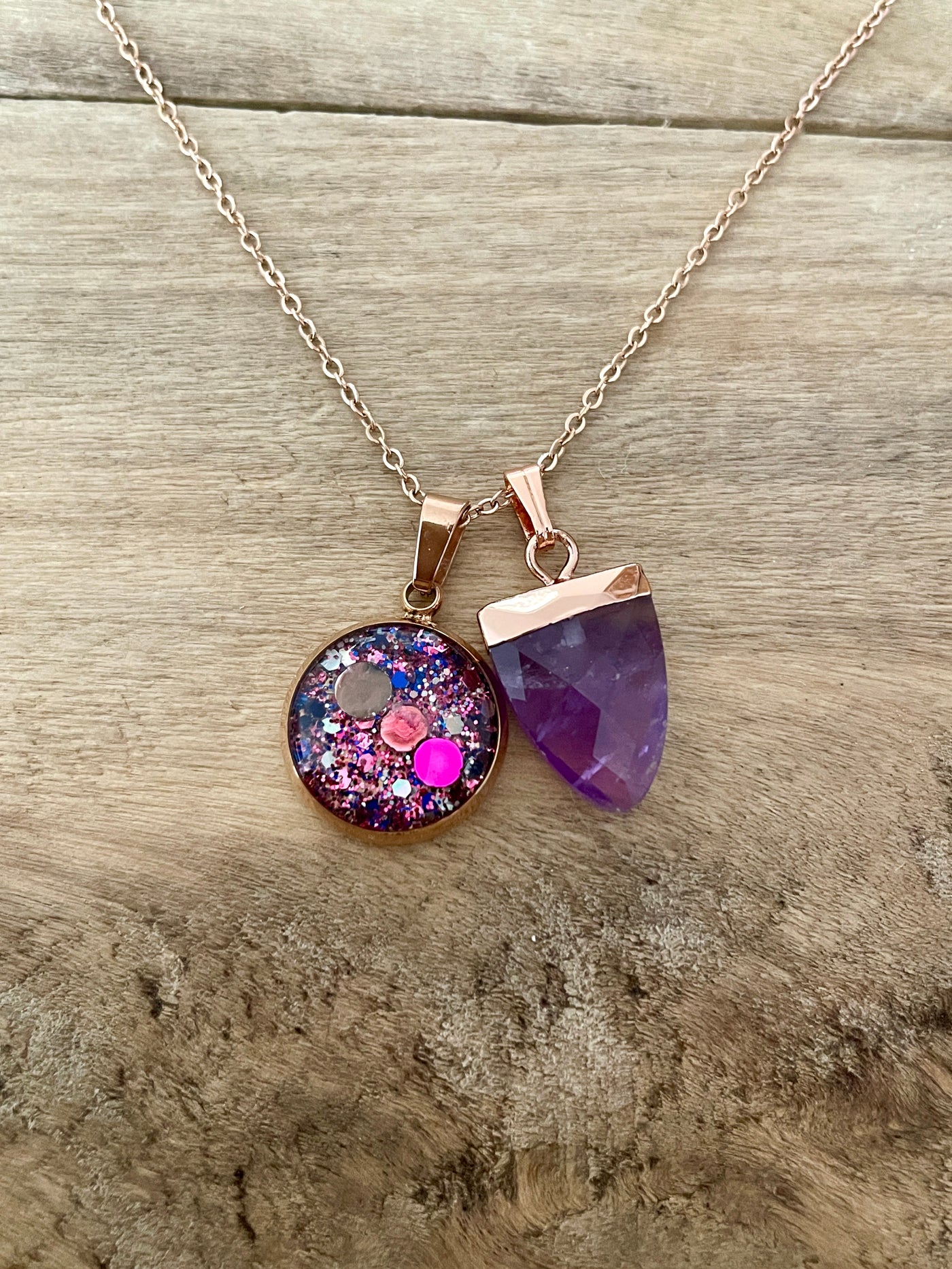 Collier simple or rose AMETHYSTE Om