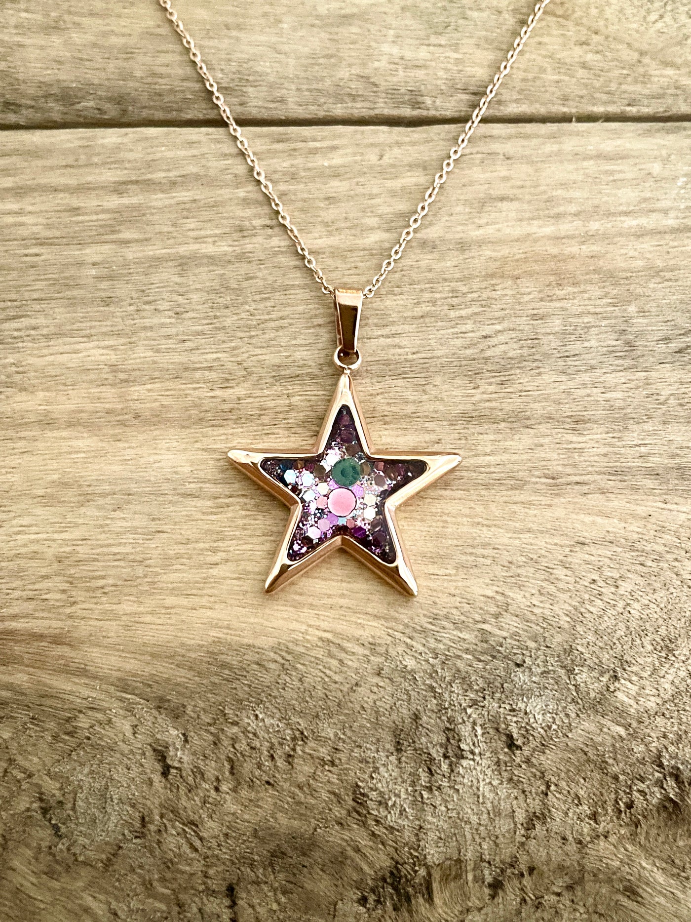 Children's rose gold necklace Star Anxieties and fears