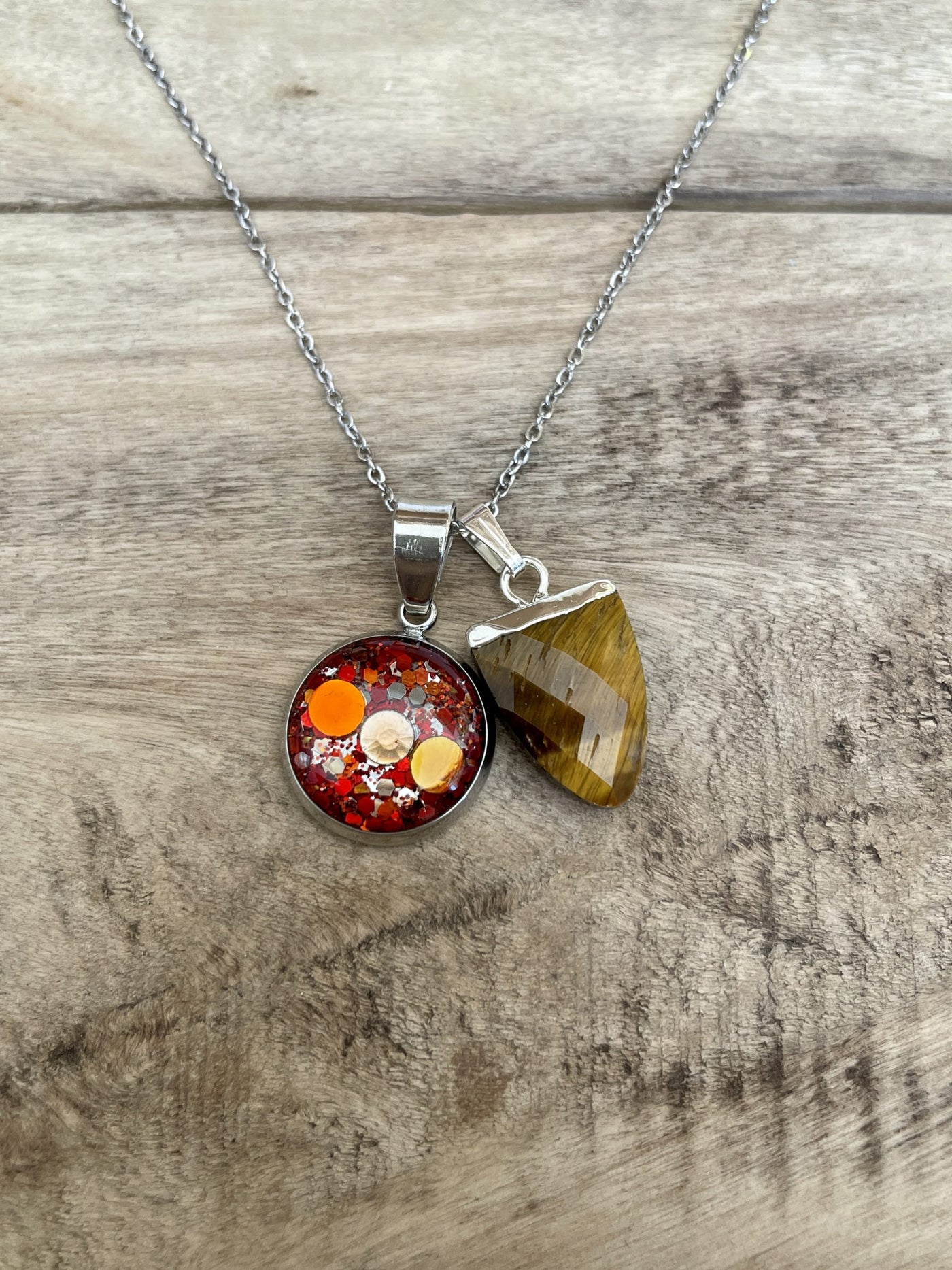 Collier simple argenté OEIL DE TIGRE Om
