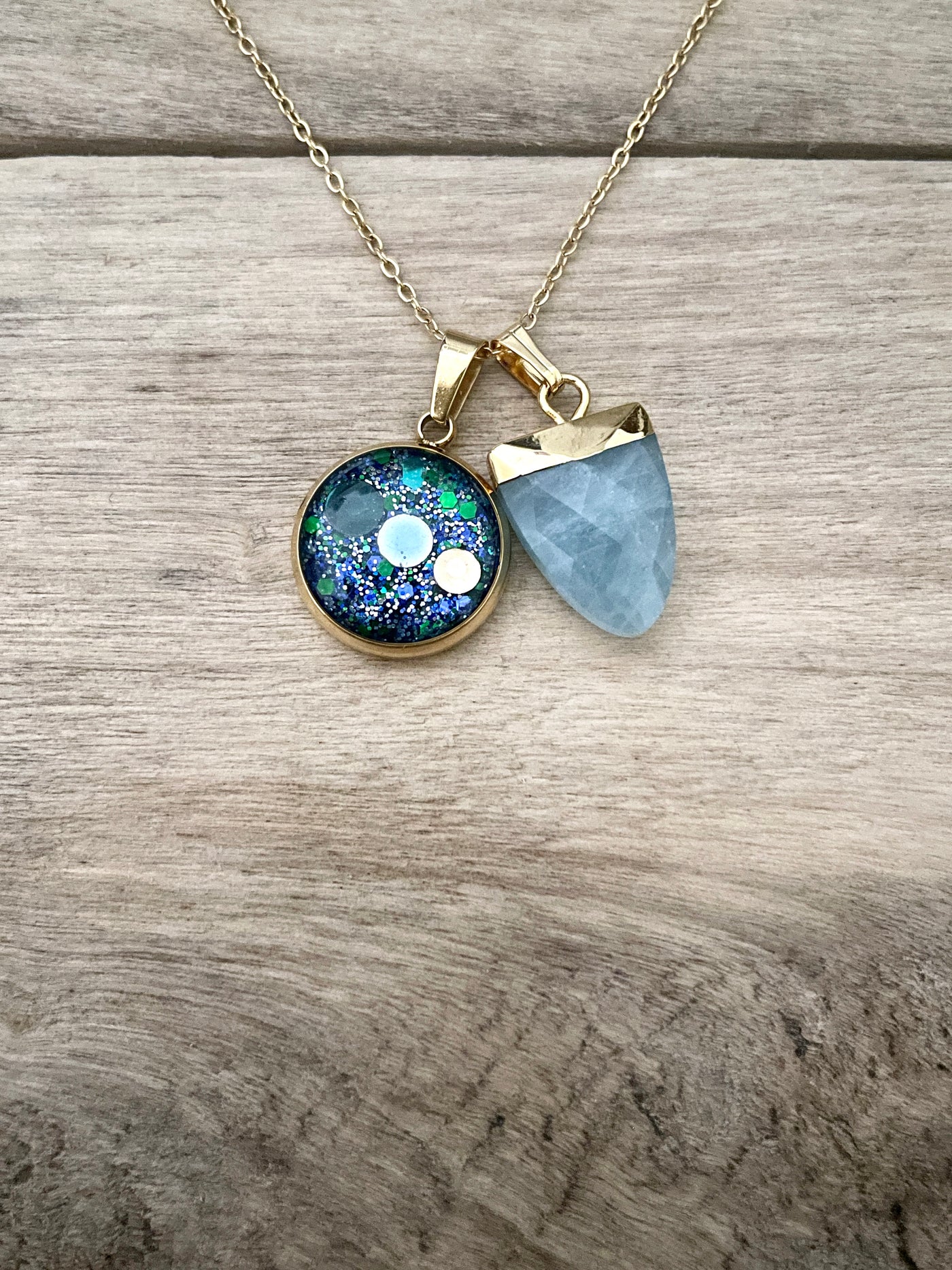 Collier simple doré AIGUE MARINE Chakra racine