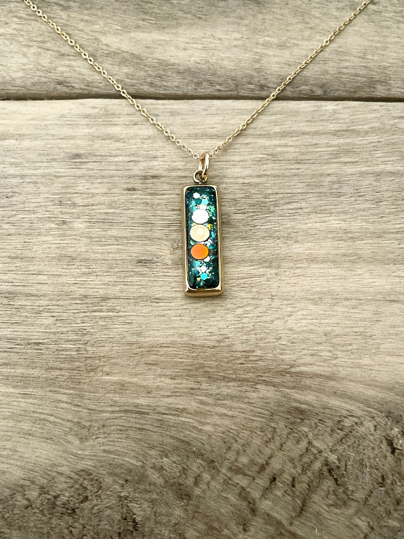 Collier simple doré RECTANGLE Kilos émotionnels